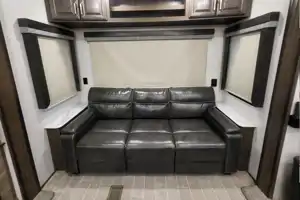 Rv Rentals Way of Life's Keystone Avalanche 338GK Fifth Wheel CA2
