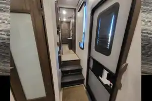 Rv Rentals Way of Life's Keystone Avalanche 338GK Fifth Wheel CA2