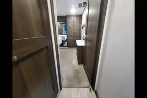 Rv Rentals Way of Life's Keystone Avalanche 338GK Fifth Wheel CA2