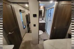 Rv Rentals Way of Life's Keystone Avalanche 338GK Fifth Wheel CA2