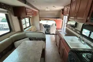 Adam's Winnebago Minnie Winnie Class C