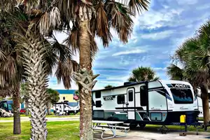 Coachmen Apex Ultra-Lite Travel Trailer