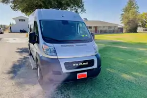 ຄຳແກ້ວ's Winnebago Solis Pocket 36A Class B