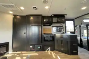 CHEROKEE Bunkhouse with Private Master, Fireplace & Outdoor Kitchen