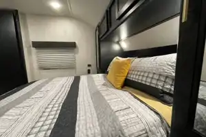 CHEROKEE Bunkhouse with Private Master, Fireplace & Outdoor Kitchen