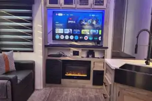 Robby's Forest River 321Bh Fifth Wheel