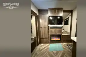 SPORTSTER Toy Hauler with 2 Queen Beds, U-Shaped Dinette & Sofa
