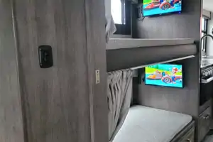 Jay & G's Jayco Prestige Class C