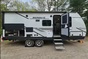 "Minnie Winnie" - A Couple's Getaway!