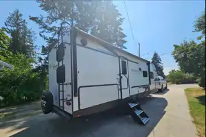 Angies 2024 range lite bunkhouse. Family friendly