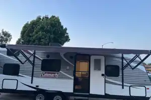 Jose's Coleman Lantern 274BHS Travel Trailer