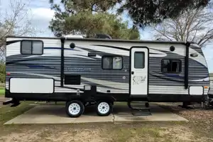 BIG HOSS'S Keystone Springdale Artic Edition Travel Trailer