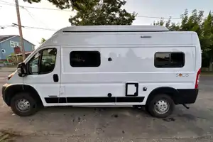 2022 Winnebago Solis 59P
