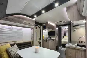 Caravan European de Luxe