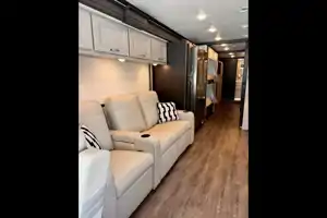 Convenience Rv's Riviera 39BH