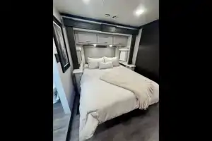 Convenience Rv's Riviera 39BH
