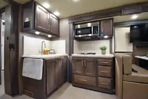Challenger 2022 Thor Motor Coach - ONLY "G" License Required!