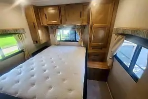  Coachmen leperchauen 27qb