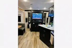 "The Suite Spot" - 2022 Coachmen Freedom Express Ultra Lite 257BHS