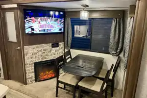  Fully Equipped RV-Perfect for Families or Couples!