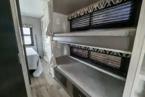Spacious Dog Friendly and stocked for adventure!!