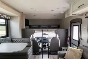 Spacious Dog Friendly and stocked for adventure!!