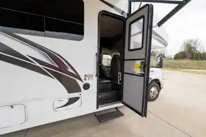 Spacious Dog Friendly and stocked for adventure!!