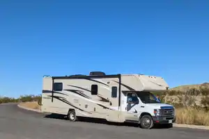 Stephen's Winnebago Minnie Winnie 31K Class C