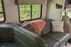 Stephen's Winnebago Minnie Winnie 31K Class C