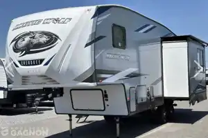 Family getaway 5th wheel camper.