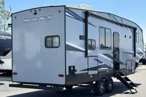 Family getaway 5th wheel camper.