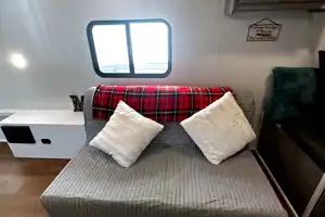 Miller's Mobile Mansion Coleman Lantern 17b (Custom Interior)