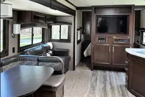 Clean & Comfortable Sleeps 9