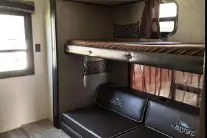 Clean & Comfortable Sleeps 9