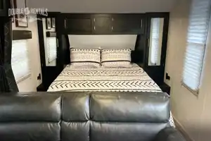 GREY WOLF Modern Farmhouse Decor with Bunks, Queen Master, Dinette & Sofa Bed