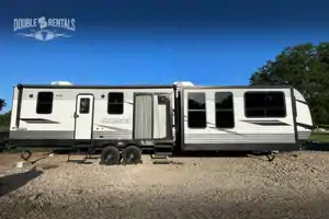 SPORTSMEN DESTINATION w/ Private King Master, Bunks & Residential Fridge!