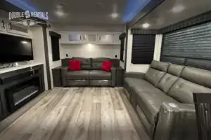 SPORTSMEN DESTINATION w/ Private King Master, Bunks & Residential Fridge!