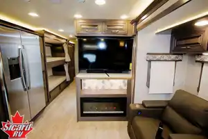 Lucia's Jayco Seneca 37L Class Super C
