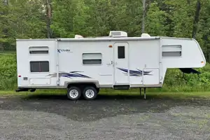 David's Extreme lite 27 feet Fifth Wheel