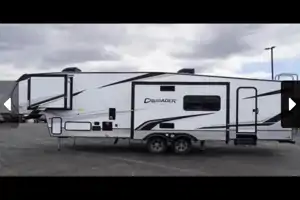 Prime Time Crusader Lite Fifth Wheel *NEW LISTING*