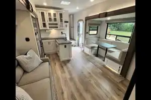Prime Time Crusader Lite Fifth Wheel *NEW LISTING*