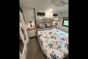Prime Time Crusader Lite Fifth Wheel *NEW LISTING*