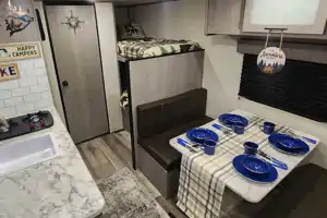 Coleman 17B Easy Tow Pet Friendly