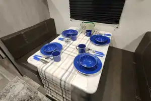 Coleman 17B Easy Tow Pet Friendly