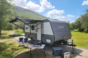 Coleman 17B Easy Tow Pet Friendly