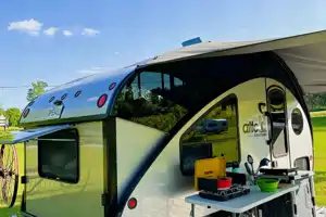 Safari Condo Alto R1713 “ La Vagabonde” Travel Trailer