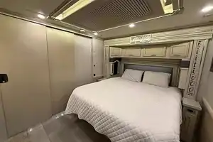 WiFi - Ultra Luxurious - Diesel - King Bed - Air Ride