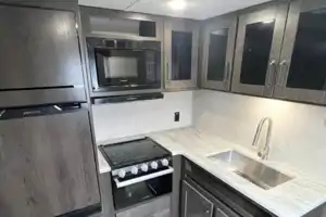 Holly's Grand Design Transcend 247BH Travel Trailer