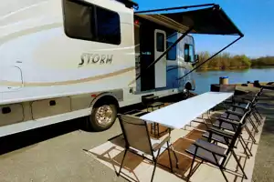 CAN+USA 32pi Fleetwood Storm A/ 9 ceintures/couche 10 pers. bunkbed 2014                                                             
