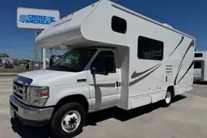 Prenston's Winnebago 24' Mini Winnie Class C